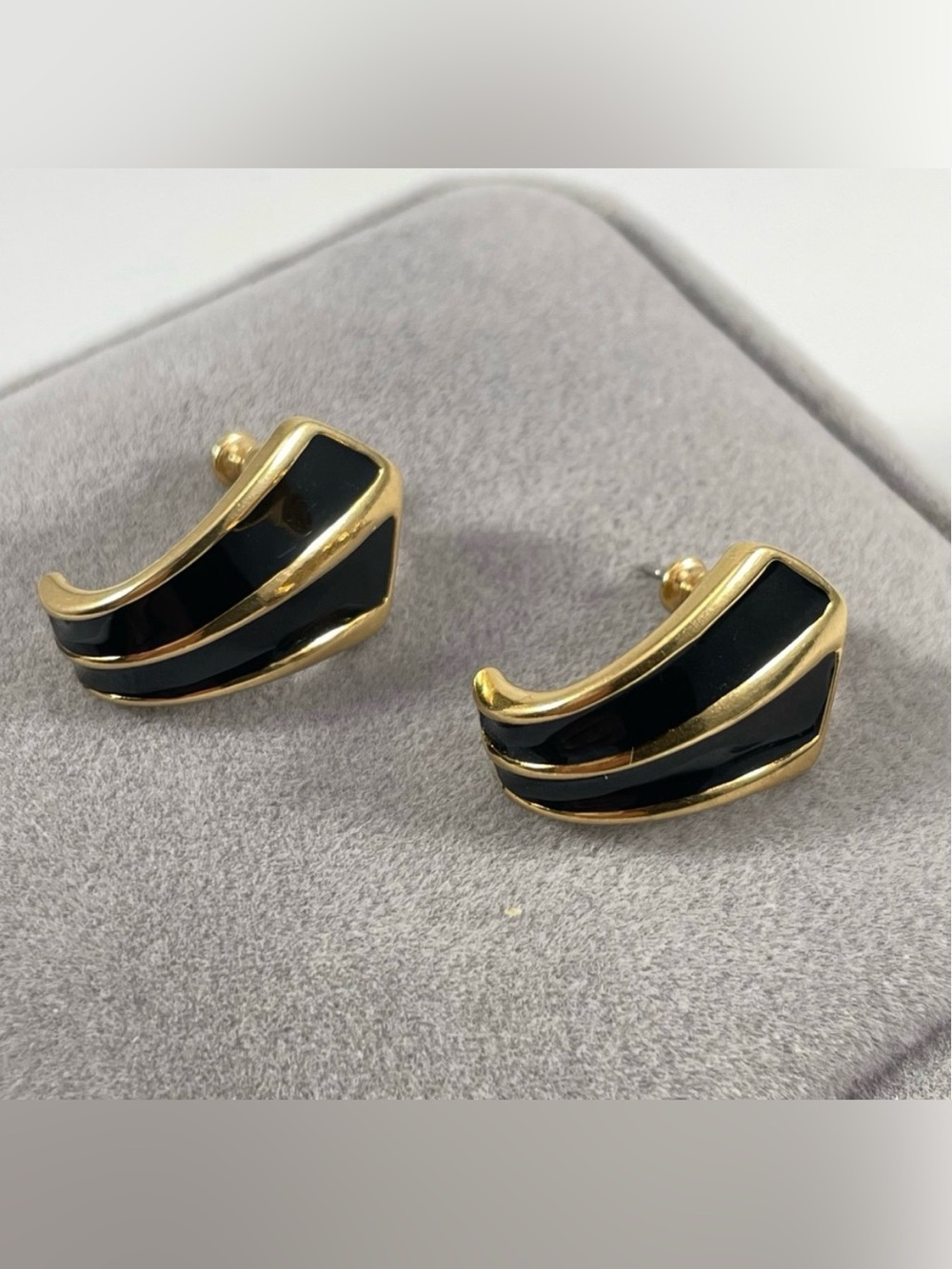 Vintage Napier Gold Tone Black Enamel Diamond-Shaped Post Stud Earrings Signed